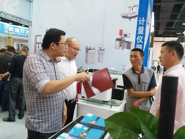 創(chuàng)想儀器攜帶直讀光譜儀與當(dāng)?shù)亟?jīng)銷商儀器一起參加了此次盛會 創(chuàng)想儀器攜帶直讀光譜儀與當(dāng)?shù)亟?jīng)銷商儀器一起參加了此次盛會